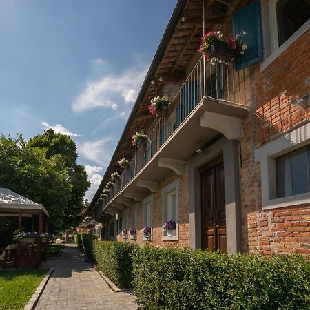 La Madernassa Resort - Casalora Dimora Storica Di Charme グアレーネ エクステリア 写真