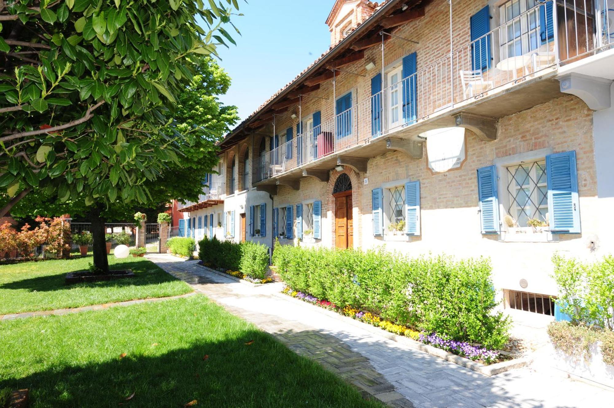 La Madernassa Resort - Casalora Dimora Storica Di Charme グアレーネ エクステリア 写真