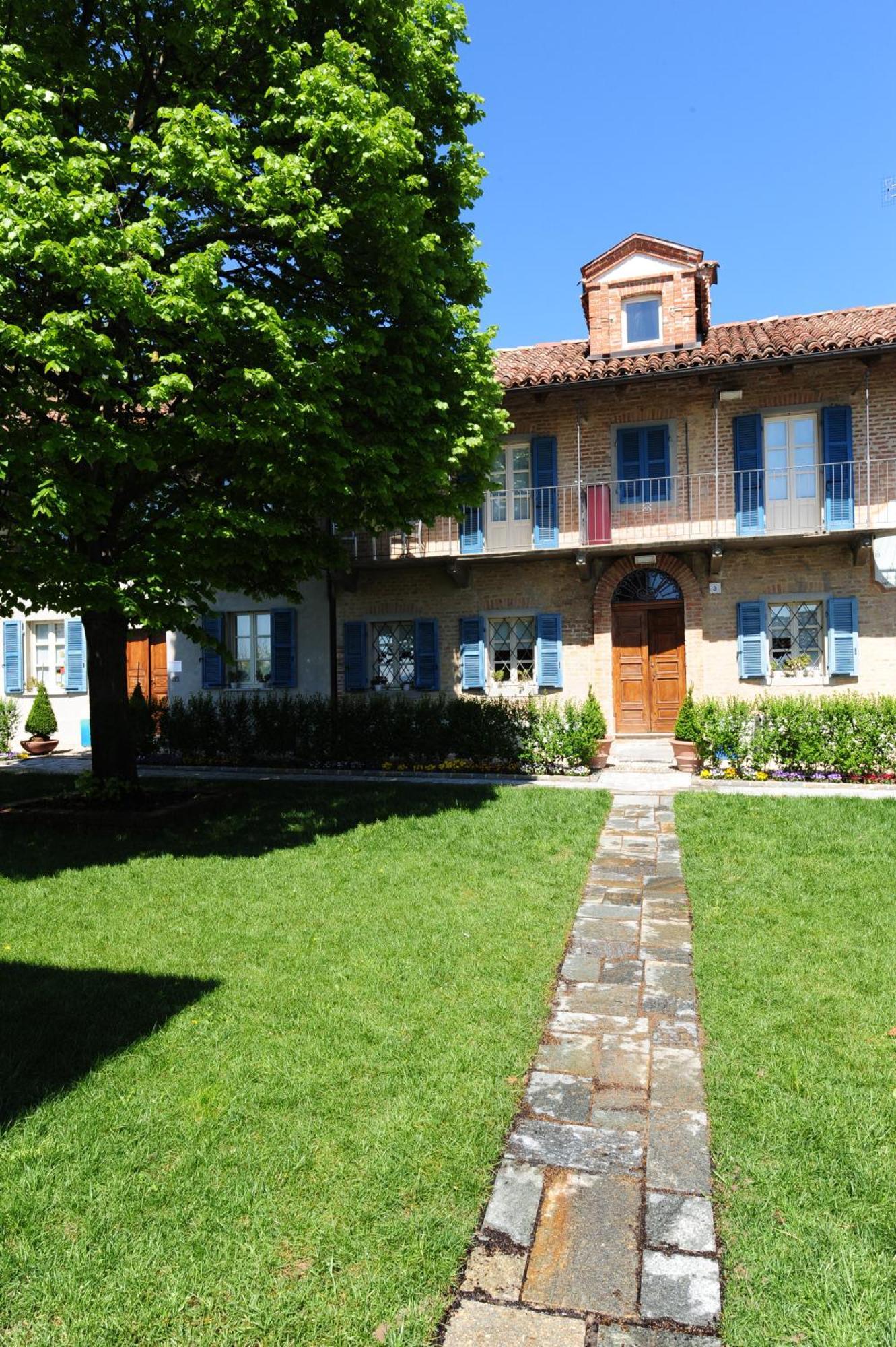 La Madernassa Resort - Casalora Dimora Storica Di Charme グアレーネ エクステリア 写真
