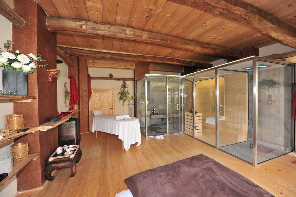 La Madernassa Resort - Casalora Dimora Storica Di Charme グアレーネ エクステリア 写真